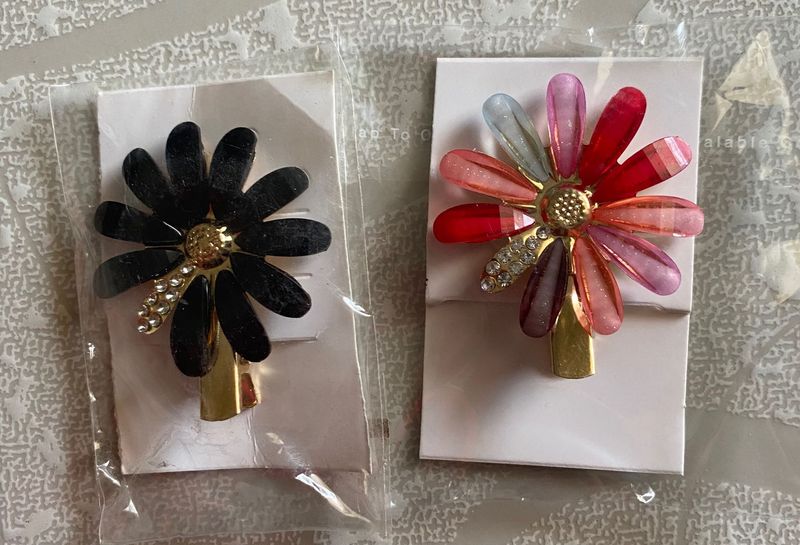Stylish Floral Hair Pin–Set of 2 (Black &amp; Multi)