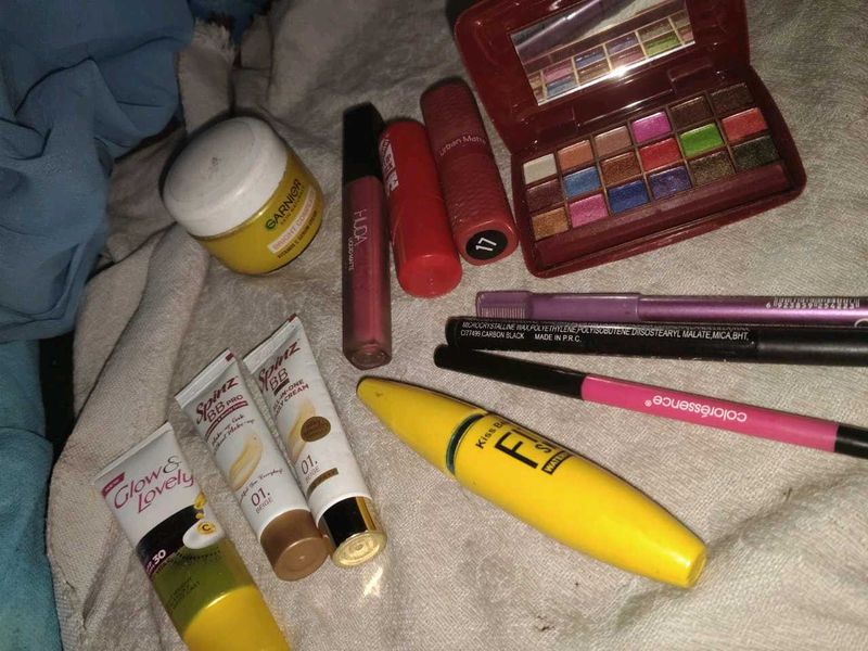 Makeup Palette &amp; Lipsticks