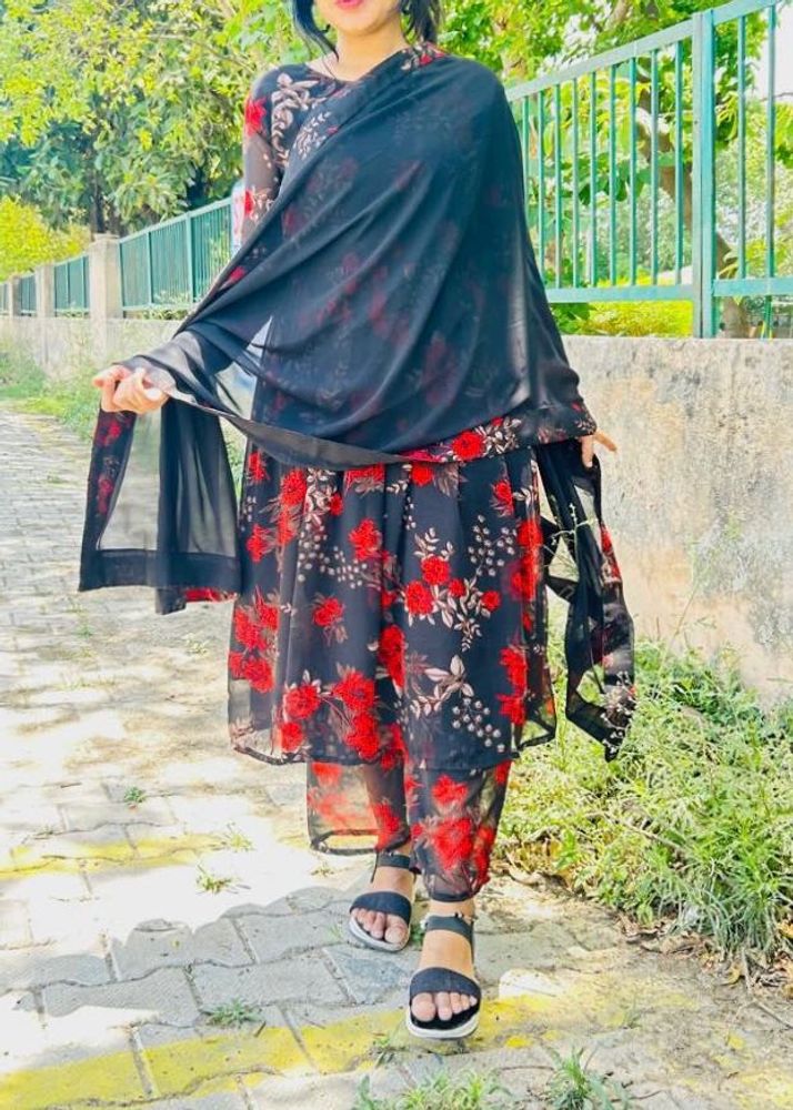 Black Georgette Printed Pant Suit