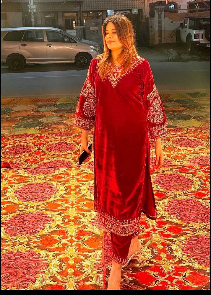 Pakistani Velvet Suit
