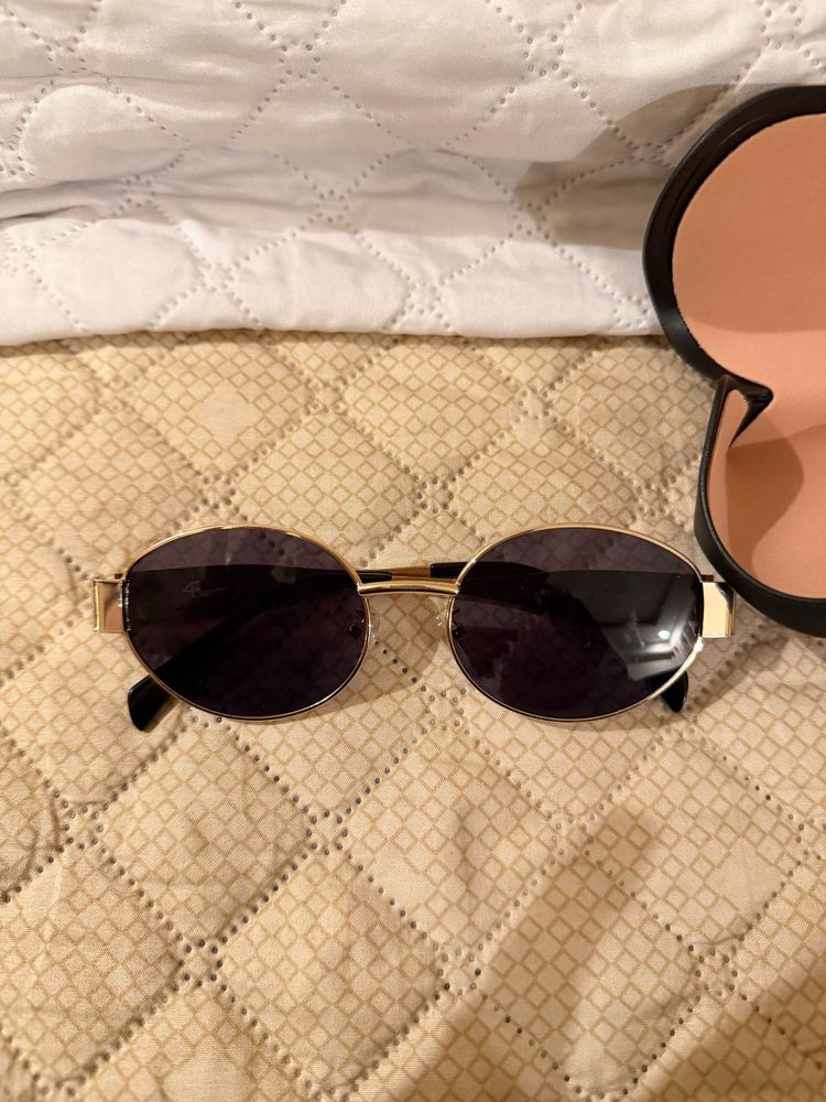 Trendy Gold Oval Sunglasses