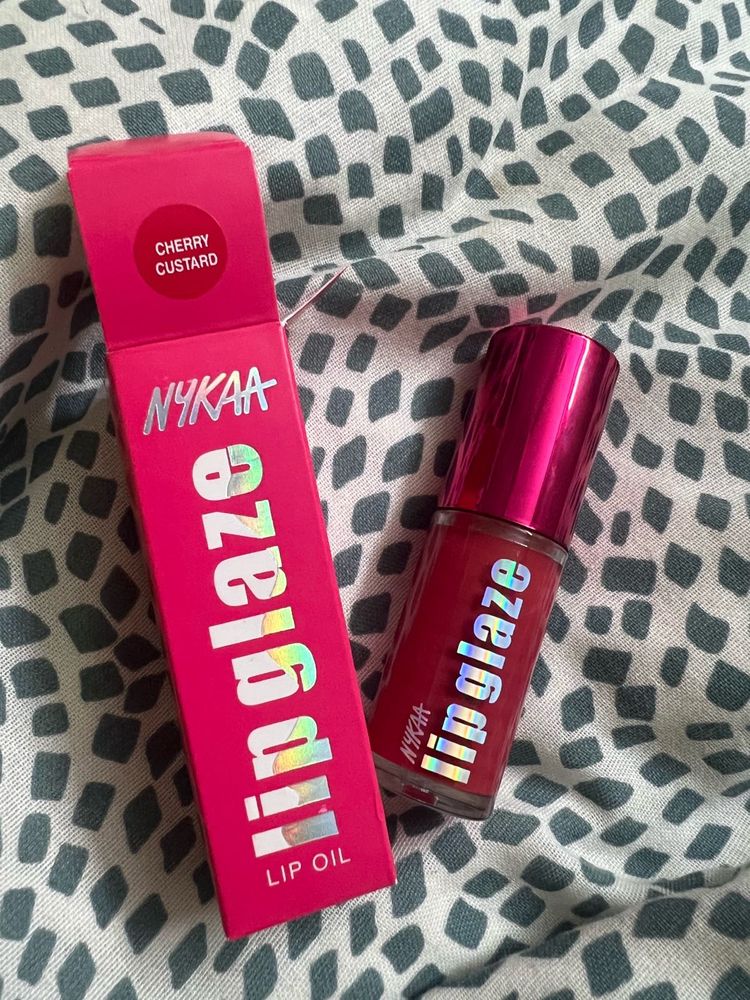 New NYKAA Lip Glaze-lip Oil -Cherry Custard