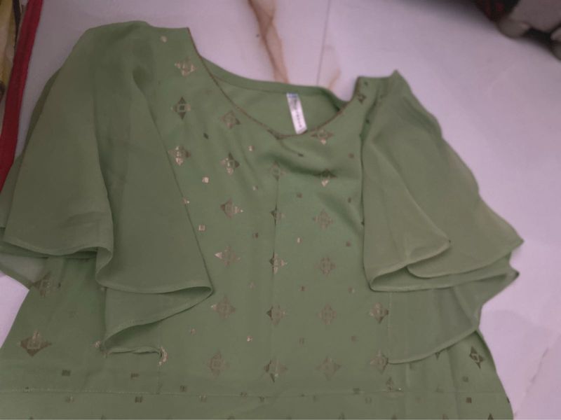 Buy Green Kurta Top And Get Blackfree