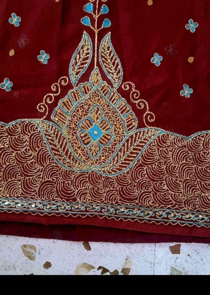 Saree With Blouse And Peticoat