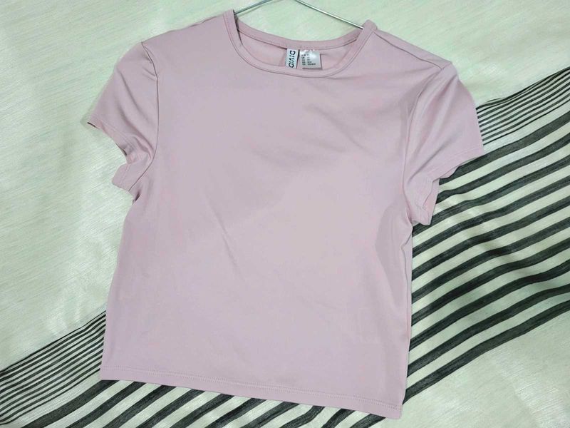H&amp;M Divided Tee