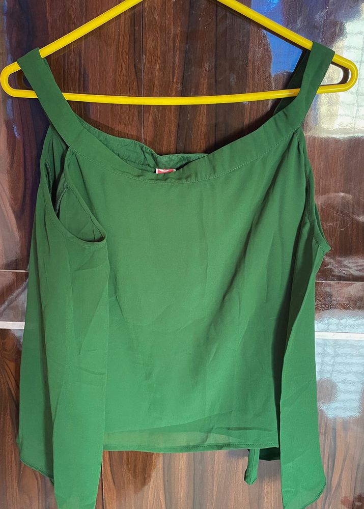 Green Off-Shoulder Bell Sleves Top