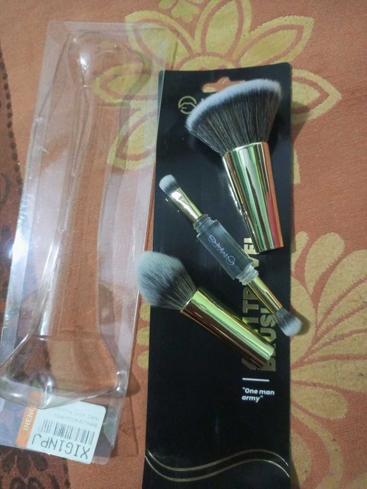 Mars Travel Friendly 4 In 1  Makeup Brush