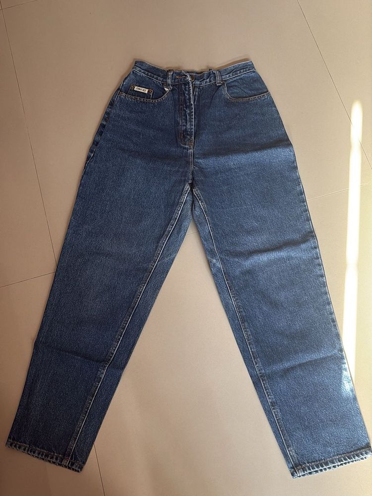 Vintage High-Waisted Jeans