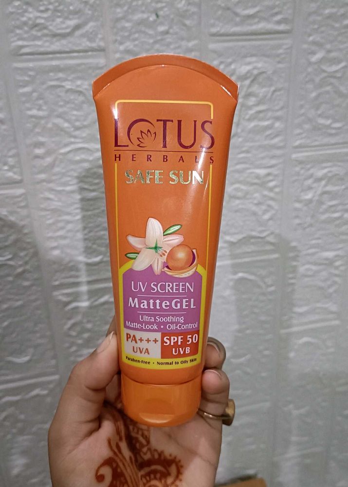 Lotus Herbals Safe Sun Matte Gel SPF 50
