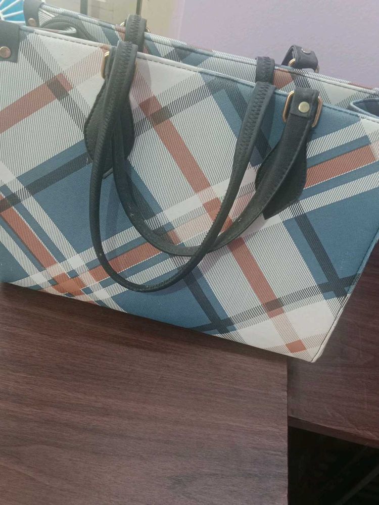 Stylish Plaid Handbag Tite Bag Very New