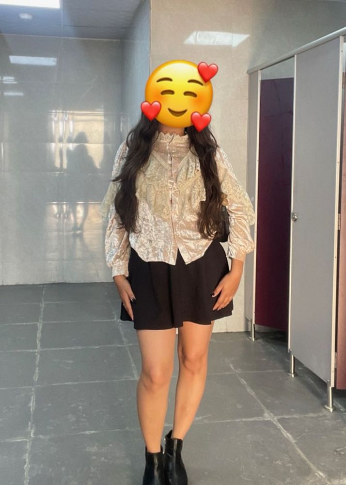 Elegant Lace Velvet Top