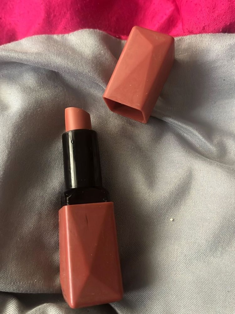 Perfect Nude Matte Lipstick
