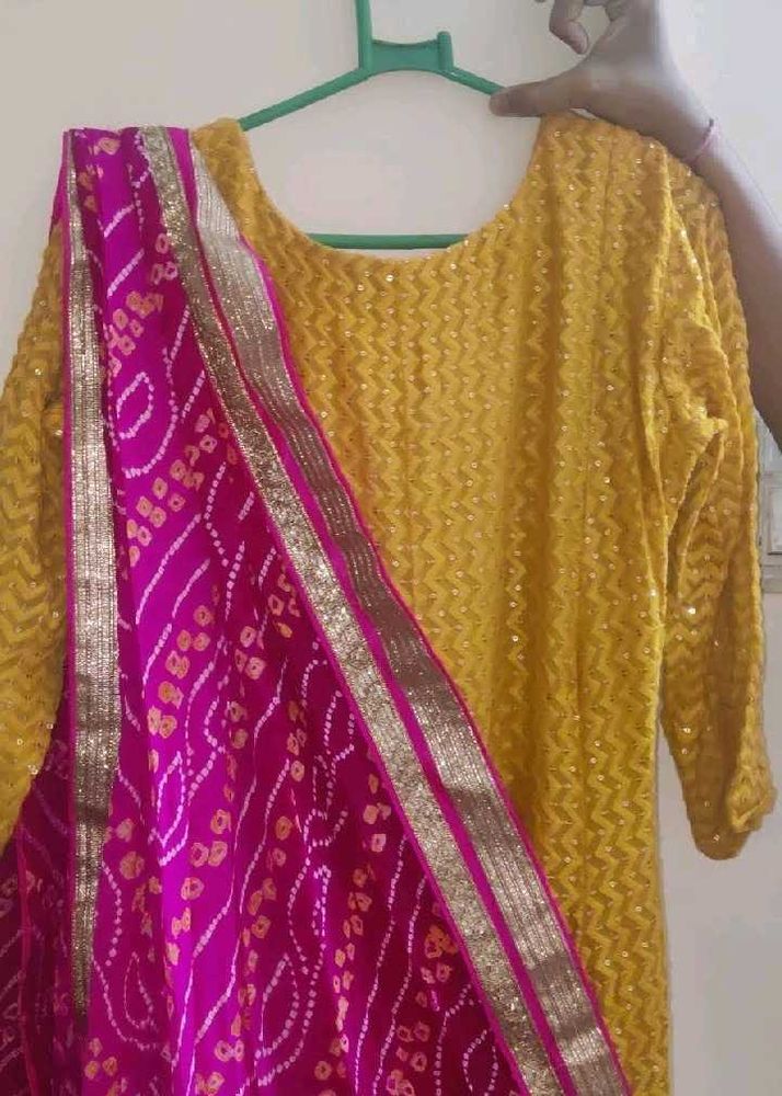 It&#39; So Heavy Gown In Sequence With Bandhani Duppat
