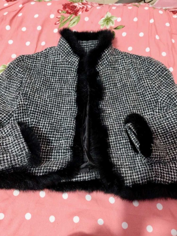 Houndstooth Cape with Faux Fur Trim