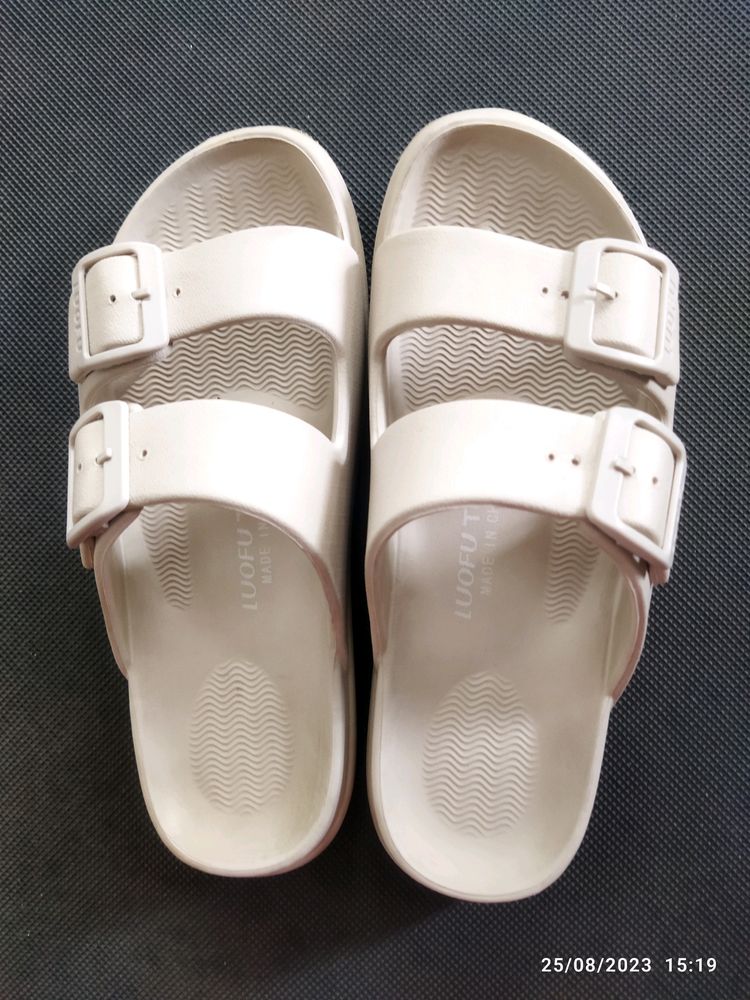 Winter Flipflops From Luofu