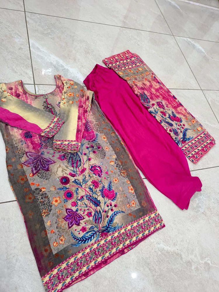 3 piece woolen Floral Kurta Set with shawl