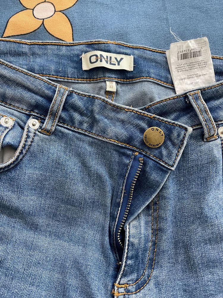 ONLY Light Wash Denim Jeans - Size 37