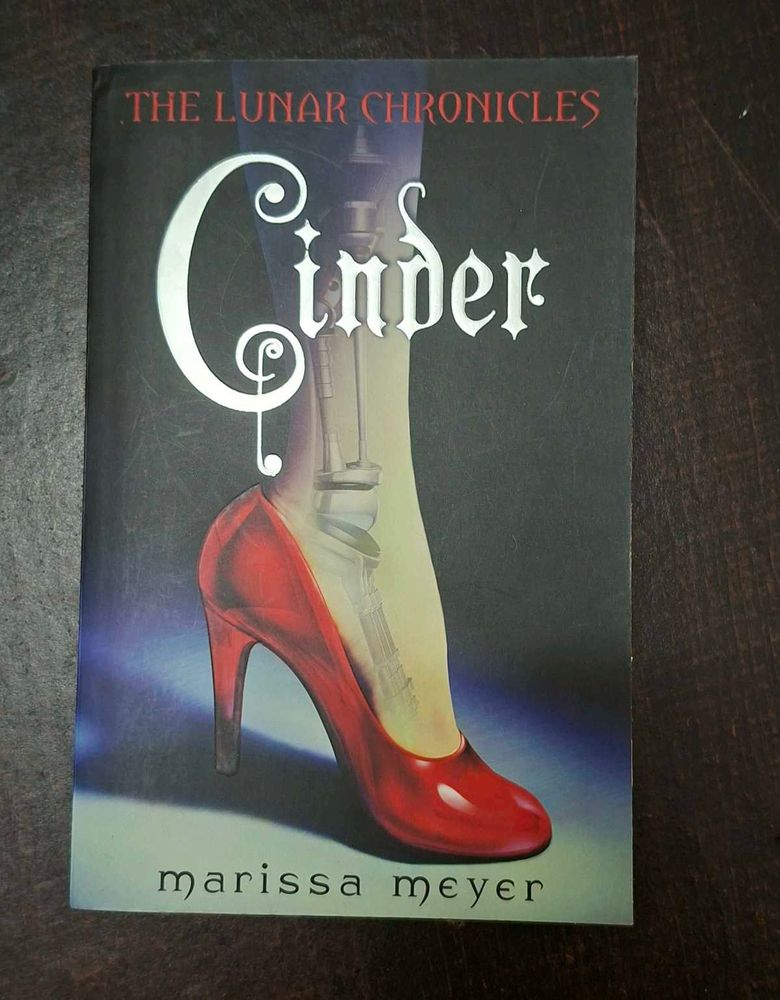 Cinder By Marissa Meyer