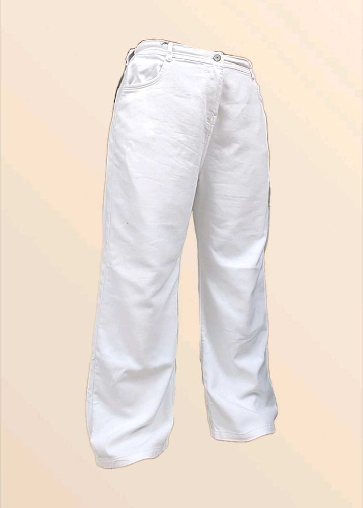 White Wide-Leg Jeans🏳️