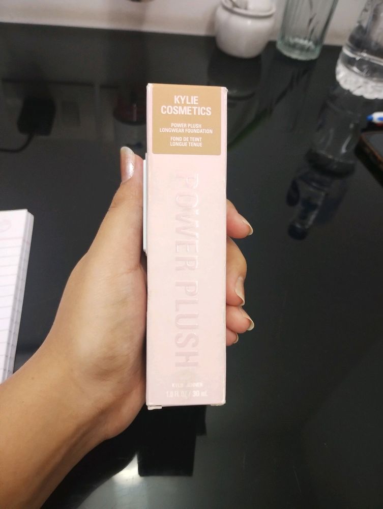 Kylie Cosmetics Power Plush Foundation