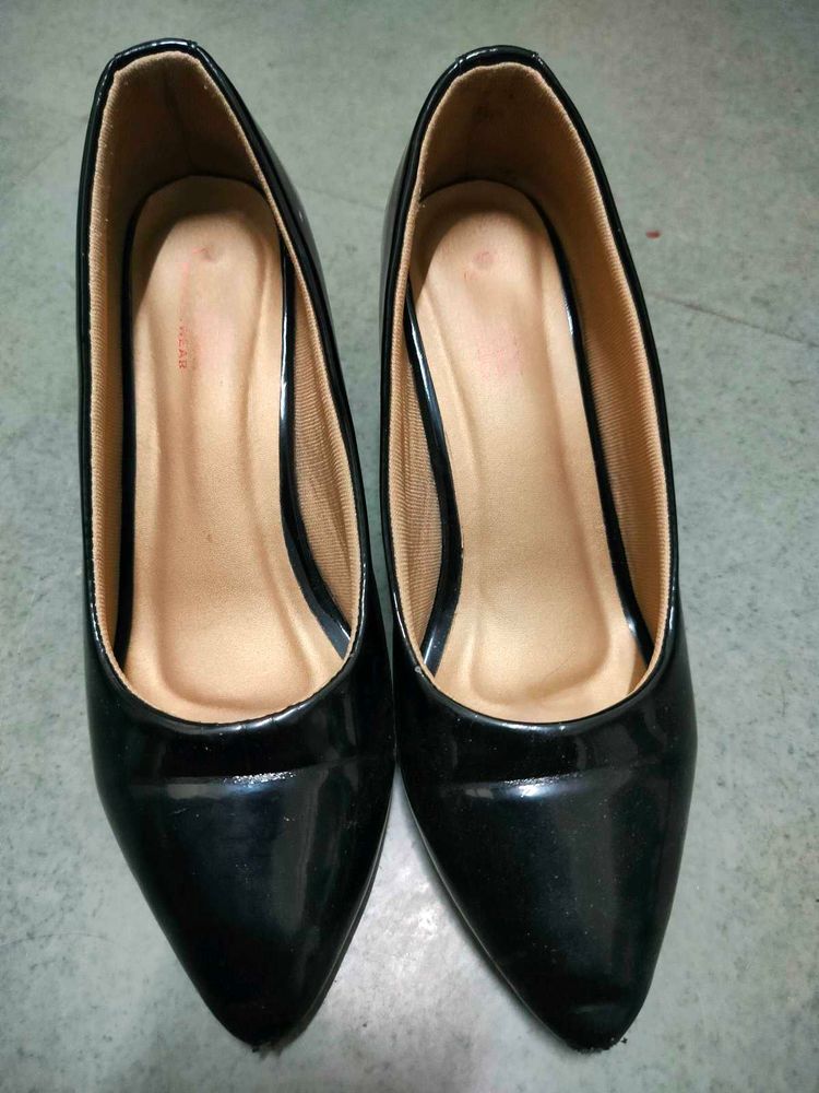Black Pointed Heels