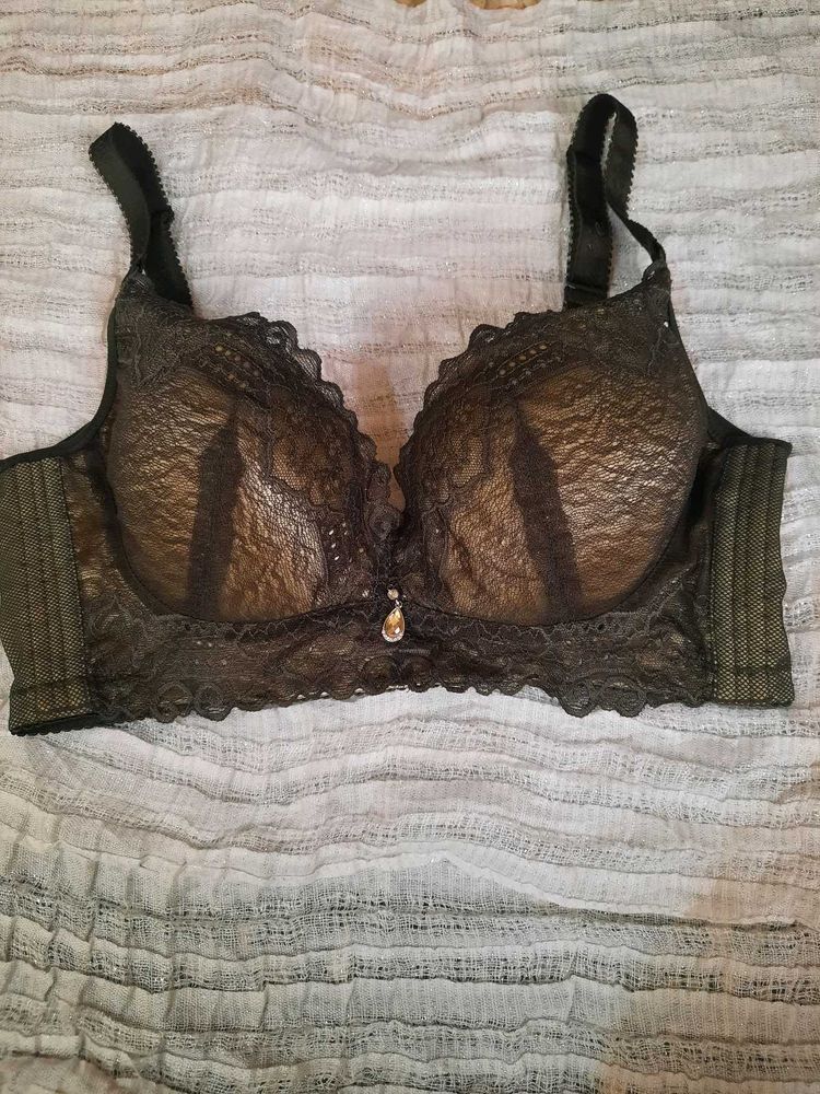 Lace Detailed Bra