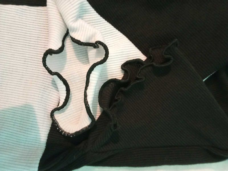 Black N White Crop Top
