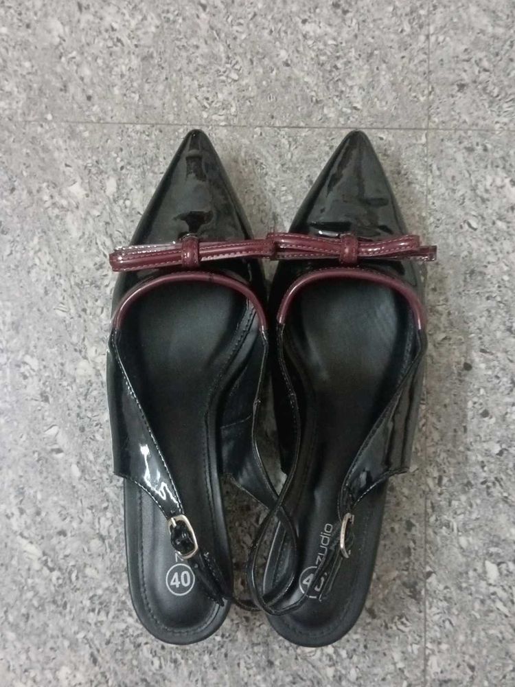 Pointed Toe Black Slingback Heels