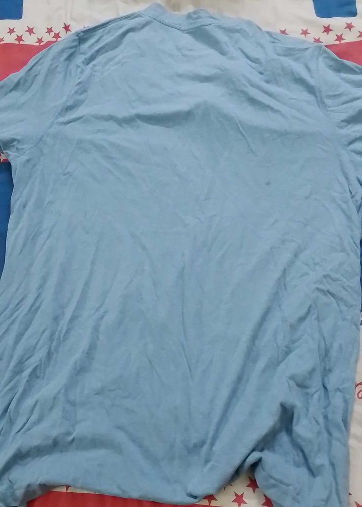 hi I want to sell thus brand t shirt