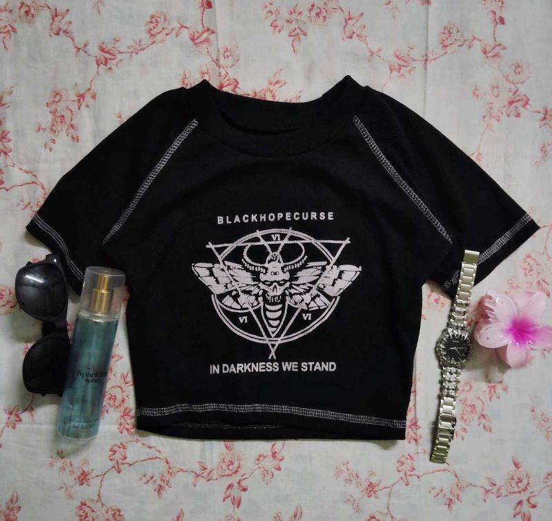 Ribbed Graphic Crop Top