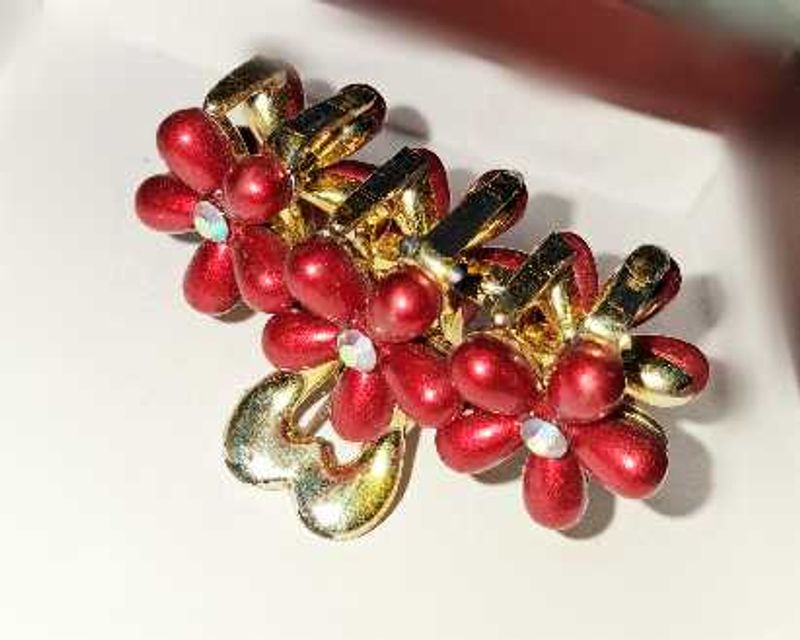 Red &amp; Gold Flower clutcher