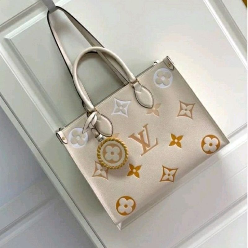 Louis Vuitton White Handbag 1st Copy Women...