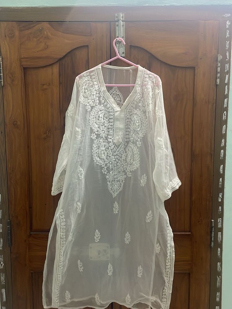 Beautiful White Chikankari Kurti