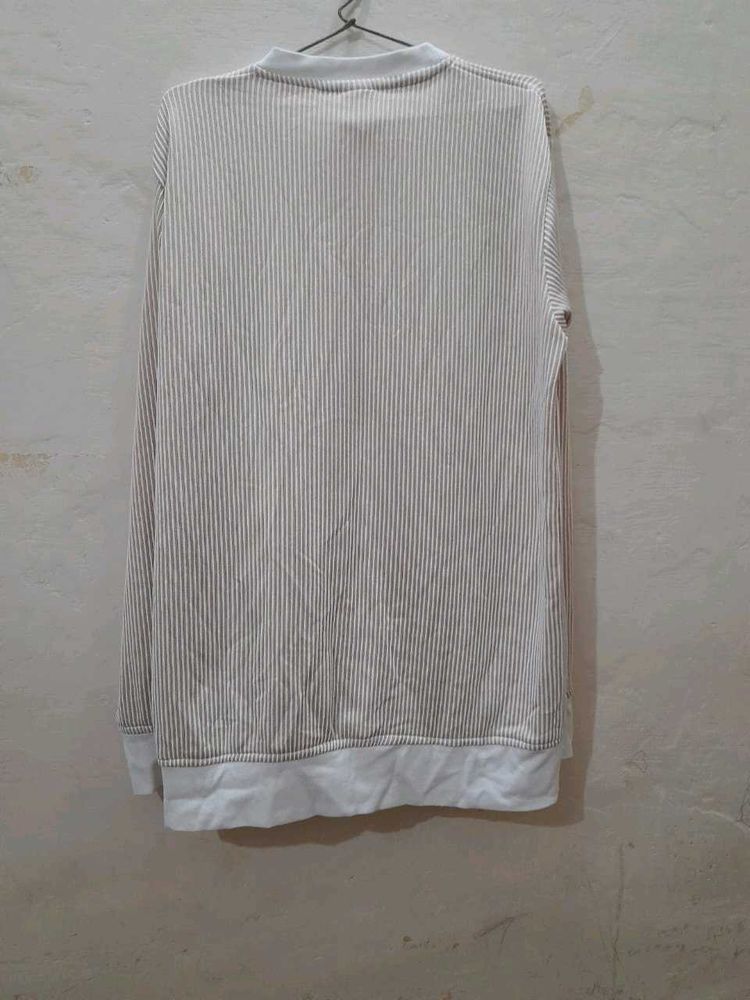 T Shirt In Good Condition (Non Returnable)