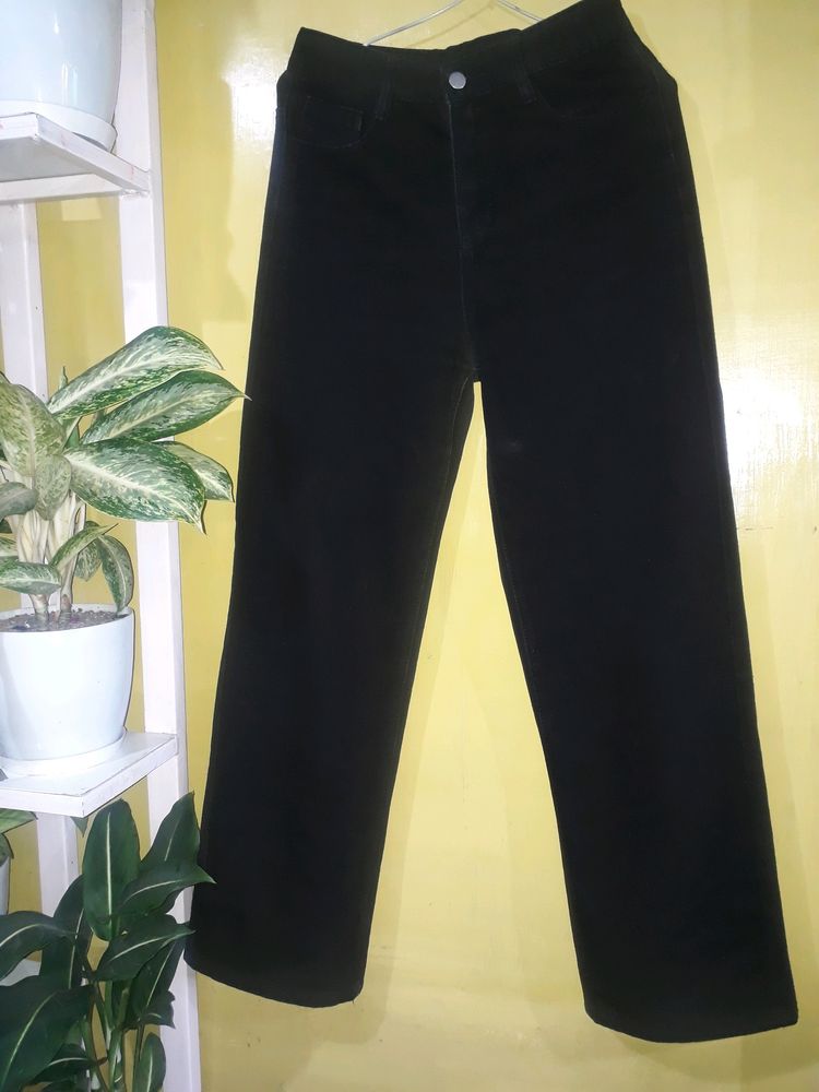 Pure Black Jeans