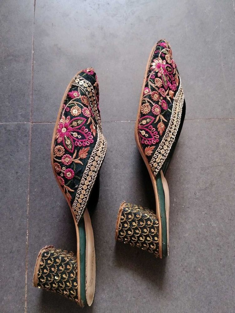 V Walk Floral Block Heel - Ethnic