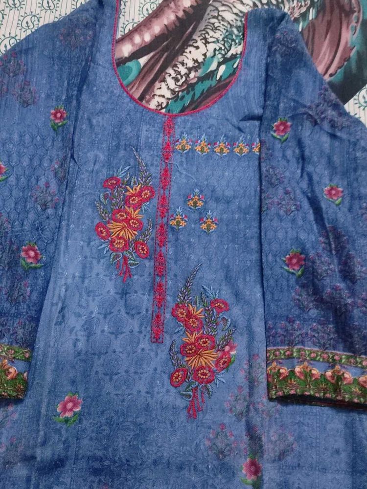 Elegant winter suit set