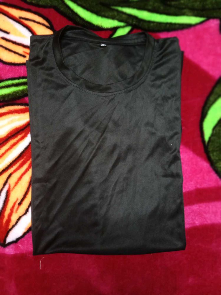 Black T-shirt For Selling