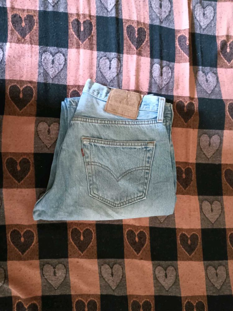 Levi&#39;s 501 Light Wash Jeans
