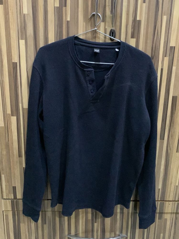 Men's Long Sleeve Buttoned Top