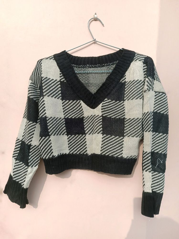 Korean crop sweater (UNUSED)