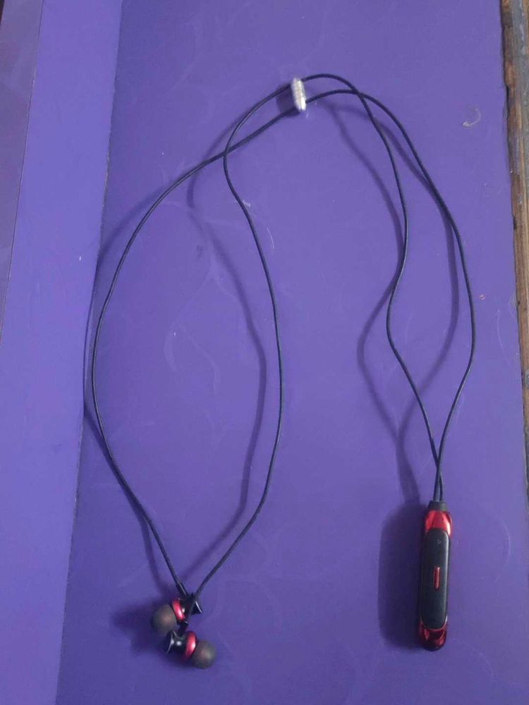 BLUETOOTH EARPHONES