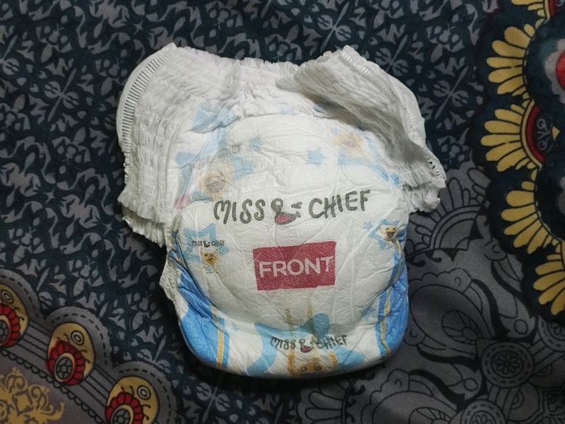 diapers  L size ..... 66 pieces