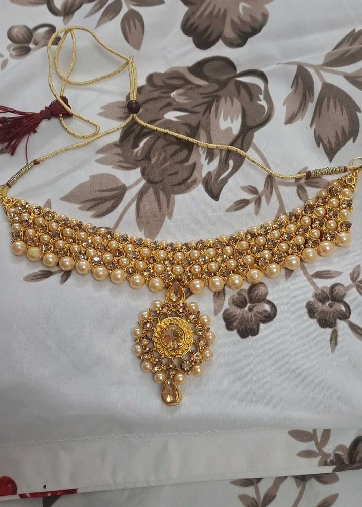 Choker Set With Mang Tika