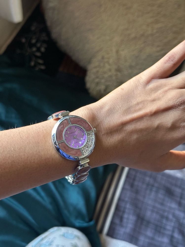 Stylish Purple Wristwatch