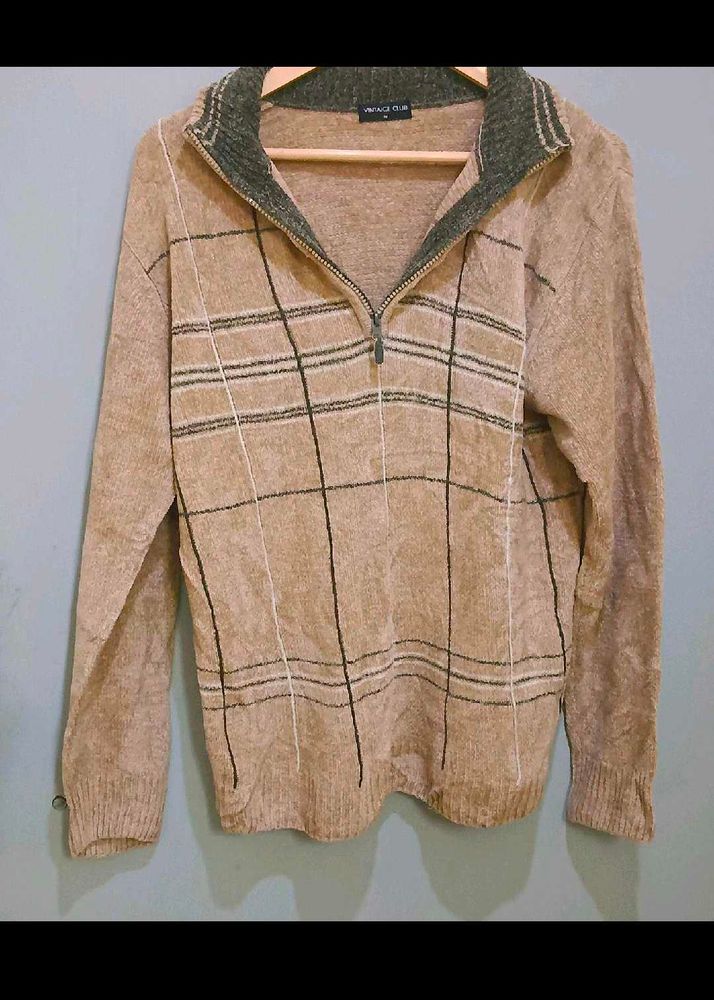 Cream Sweatshirt With Front Zip