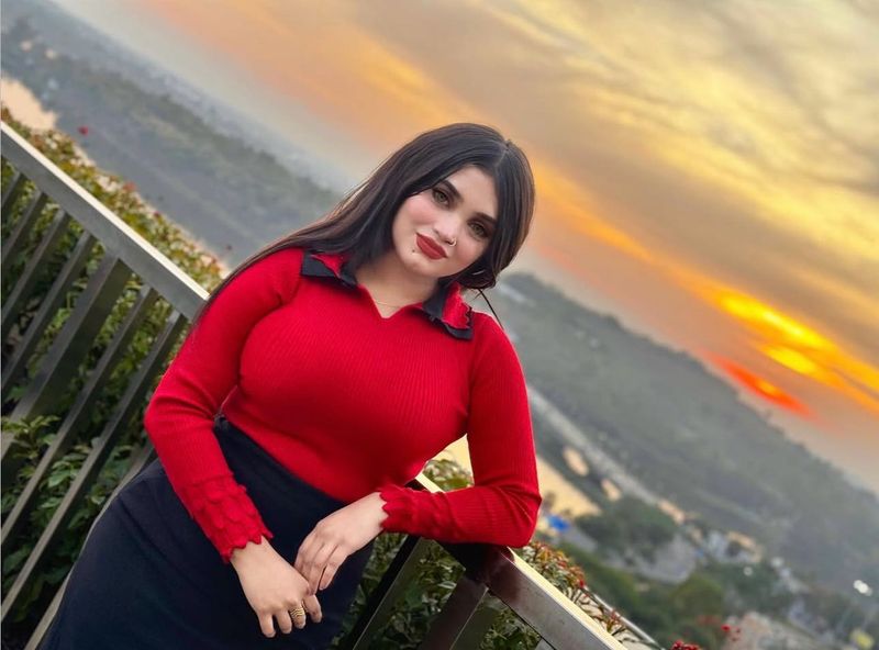 Chic Red Sweater Outfit