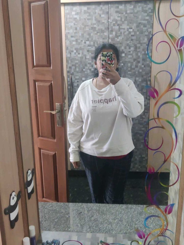 Sweatshirt