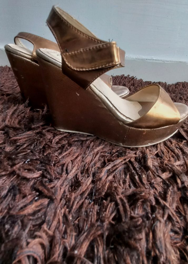 Hills 👠⚡
