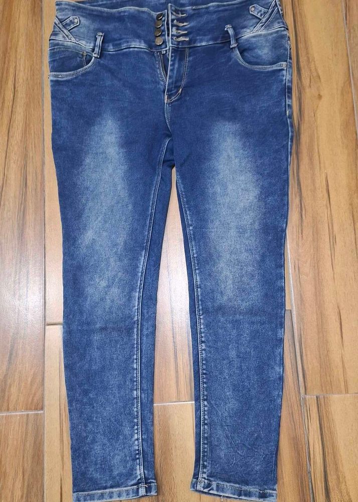 Stylish Blue Denim Jeans for women